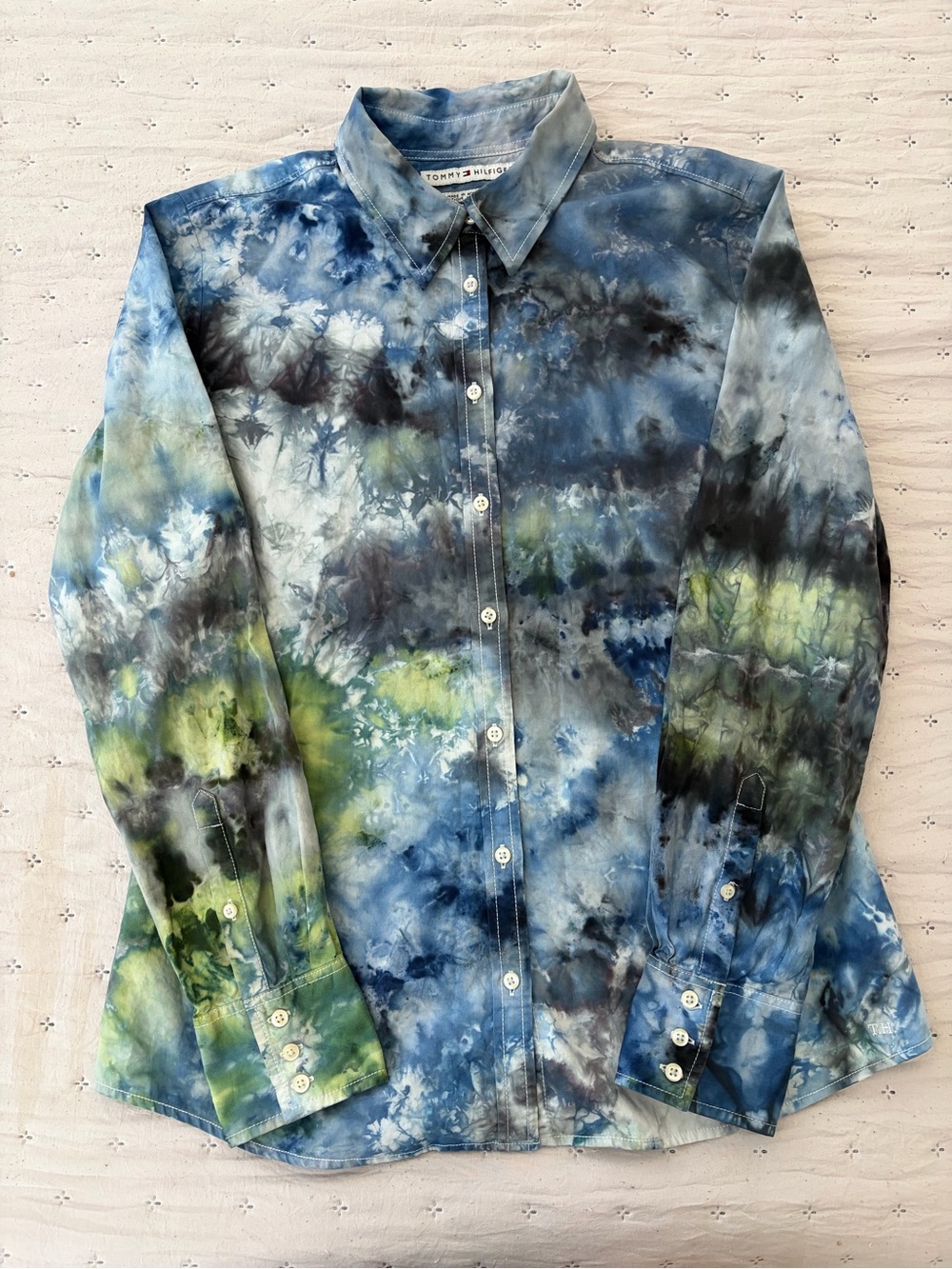 Vintage Tommy Hilfiger Tie-Dye Cotton Button Down Women’s Long Sleeve